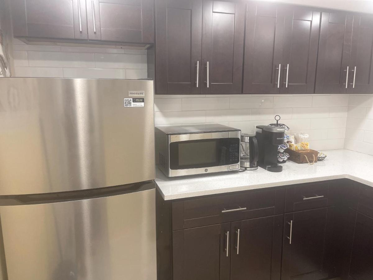 A Unique Beautiful Home Elmont Екстериор снимка