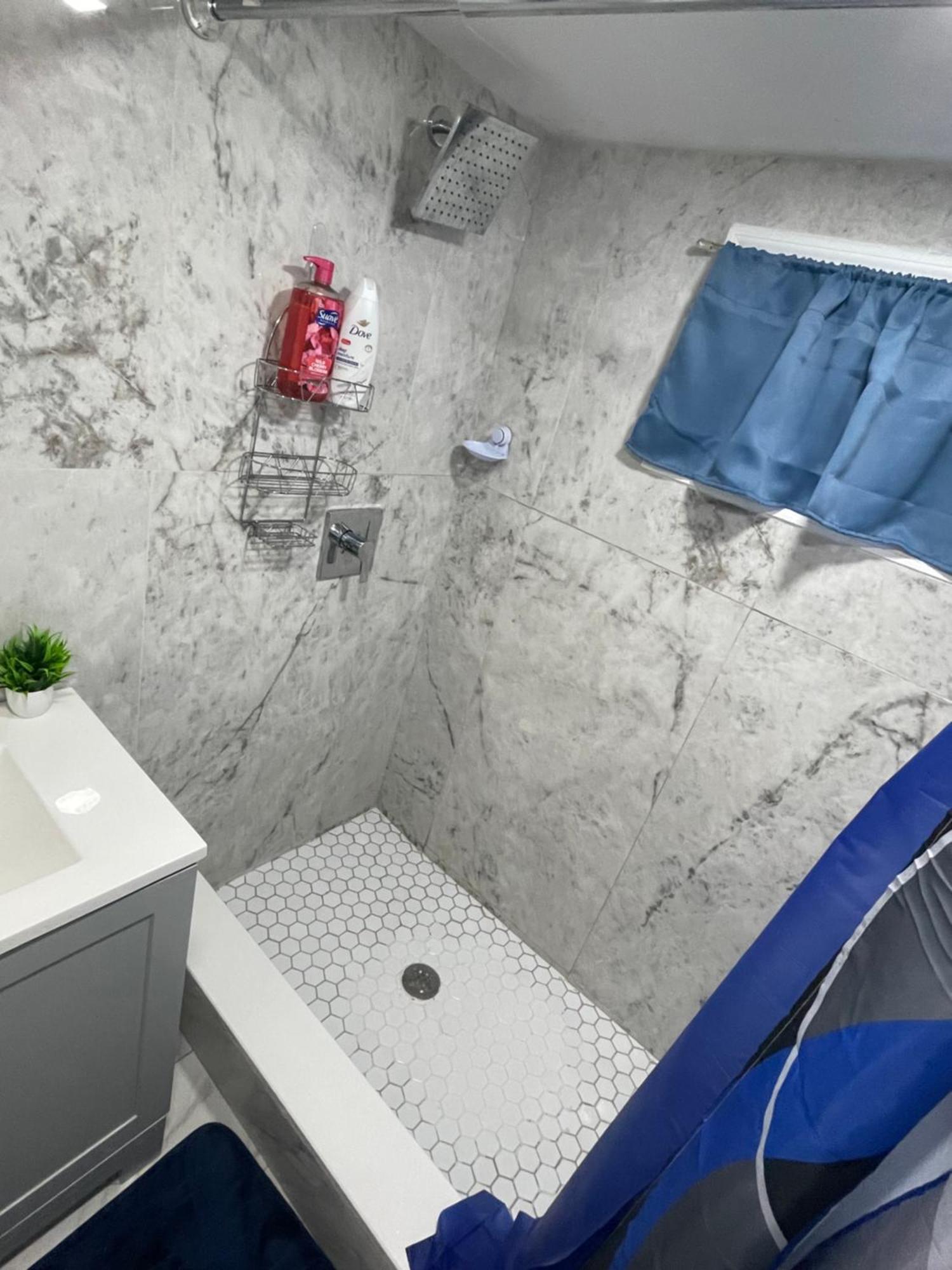 A Unique Beautiful Home Elmont Екстериор снимка